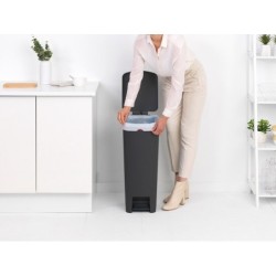 Poubelle à pédale en plastique, BRABANTIA, 40 litres, gris anthracite